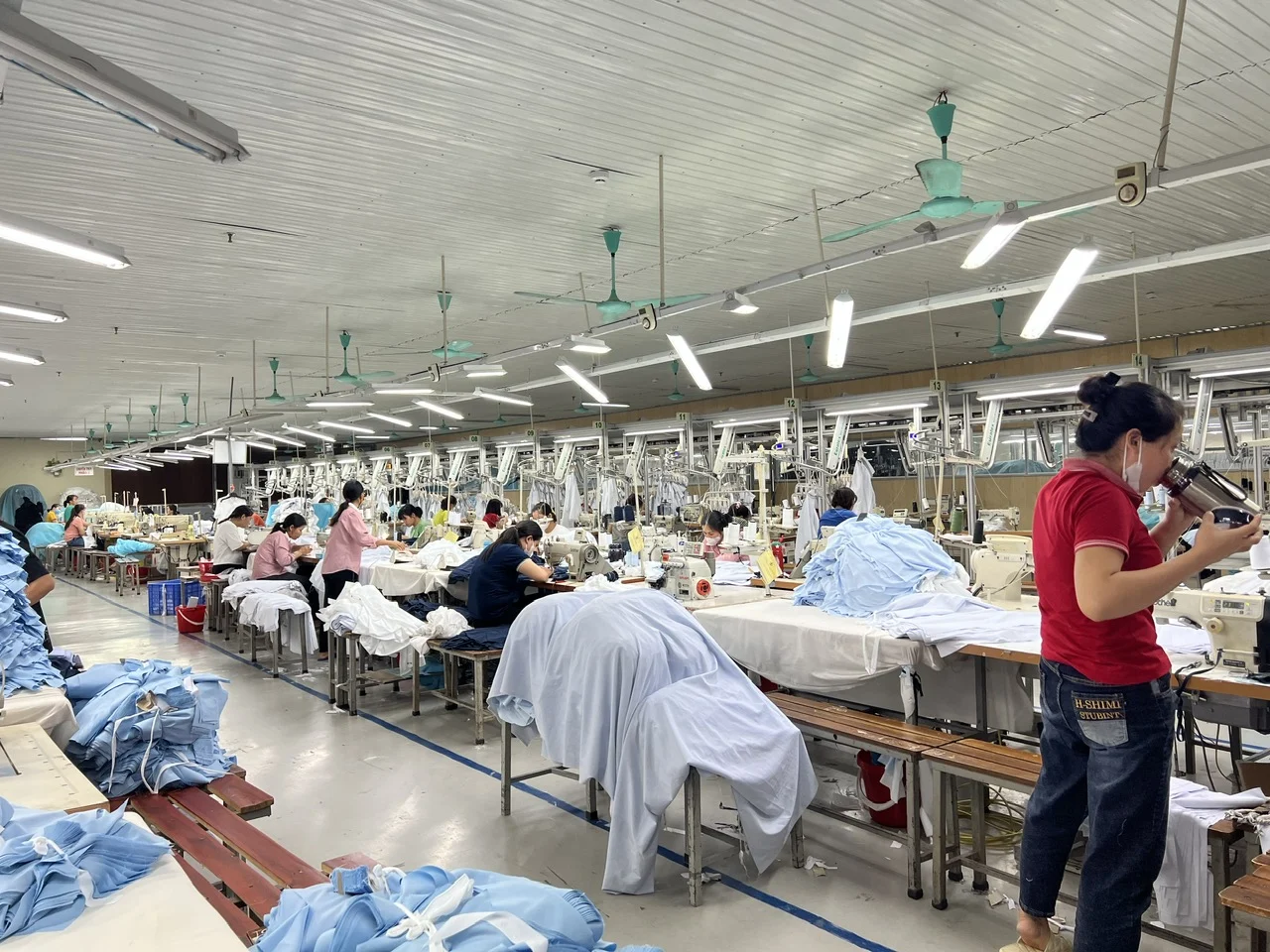 Quy trình thiết kế và sản xuất hàng may mặc qua các công đoạn 1 gcmmm