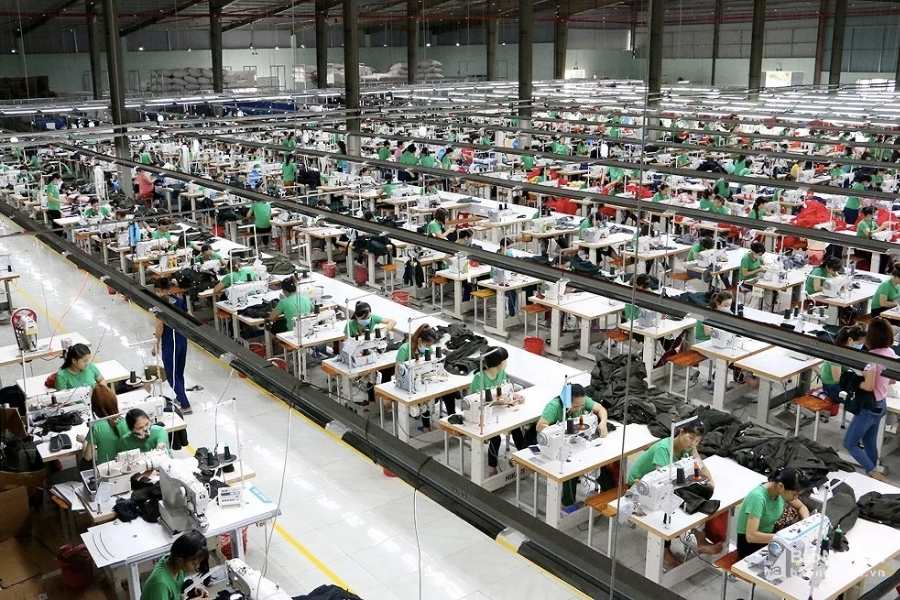 Quy trình sản xuất may mặc chuẩn nhất hiện nay 9 quy trinh san xuat nganh may mac 3